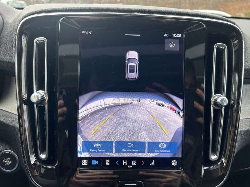 2025 Volvo XC40 Core Bright Theme - LEATHER - SUNROOF Webster MA