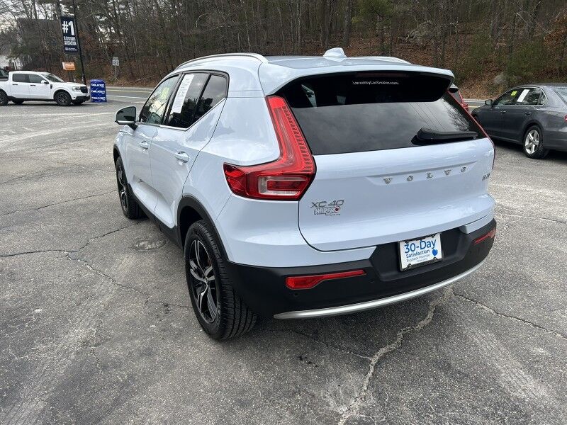2025 Volvo XC40 Core Bright Theme - LEATHER - SUNROOF Webster MA