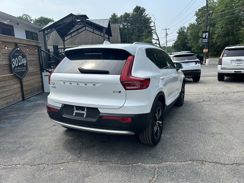 2025 Volvo XC40 Core Bright Theme - LIKE NEW - PANORAMIC SUNROOF Whitinsville MA