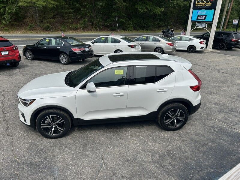 2025 Volvo XC40 Core Bright Theme - LIKE NEW - PANORAMIC SUNROOF Whitinsville MA