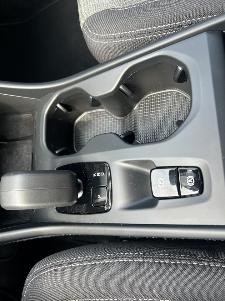2025 Volvo XC40 Core Bright Theme - LIKE NEW - PANORAMIC SUNROOF Whitinsville MA
