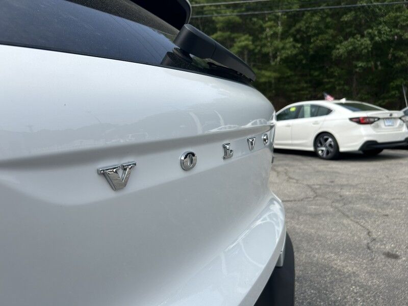 2025 Volvo XC40 Core Bright Theme - LIKE NEW - PANORAMIC SUNROOF Whitinsville MA