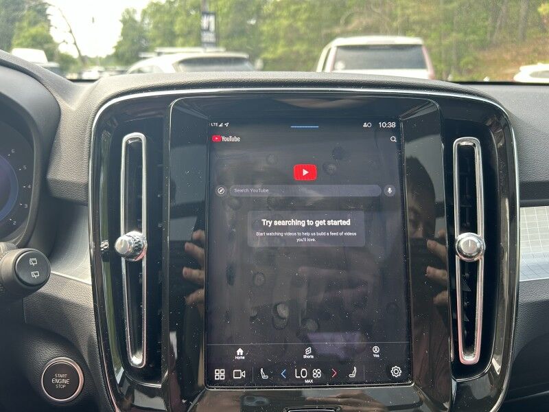 2025 Volvo XC40 Core Bright Theme - LIKE NEW - PANORAMIC SUNROOF Webster MA