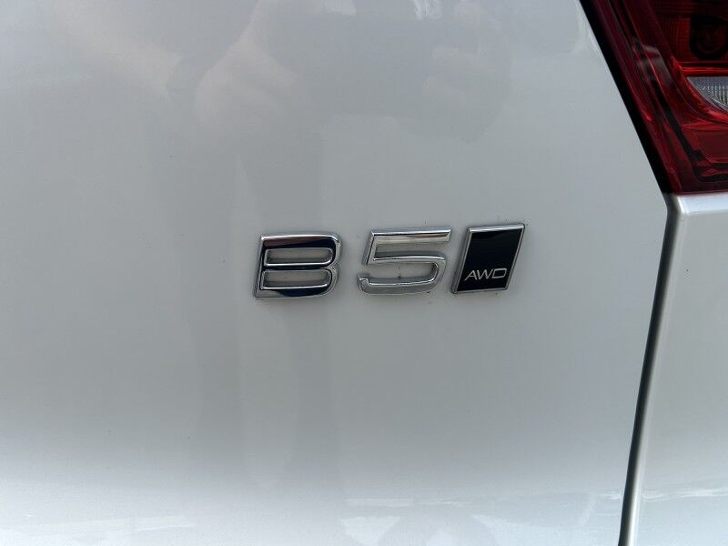 2025 Volvo XC40 Core Bright Theme - LIKE NEW - PANORAMIC SUNROOF Webster MA