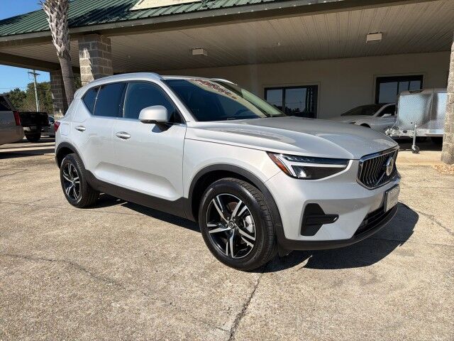 2025 Volvo XC40 Core Bright Theme