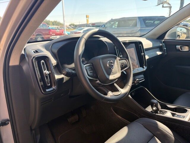 2025 Volvo XC40 Core Bright Theme Lafayette LA