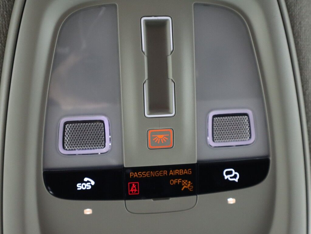 2025 Volvo XC40 Dark Theme AWD Maumee OH