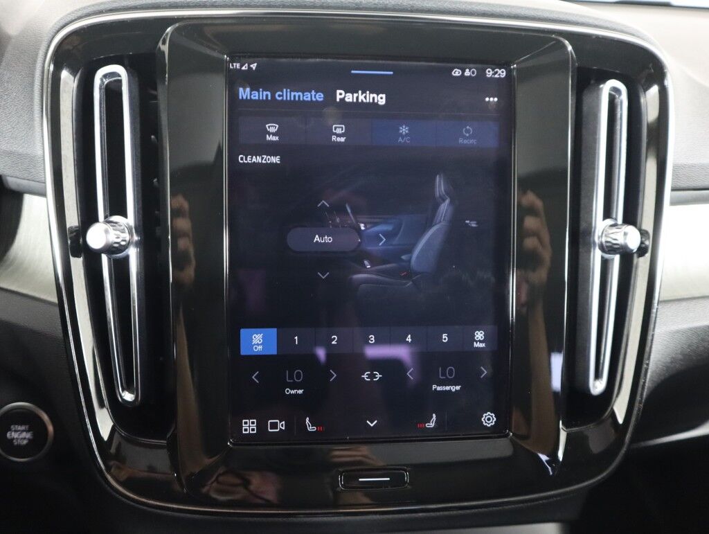 2025 Volvo XC40 Dark Theme AWD Maumee OH