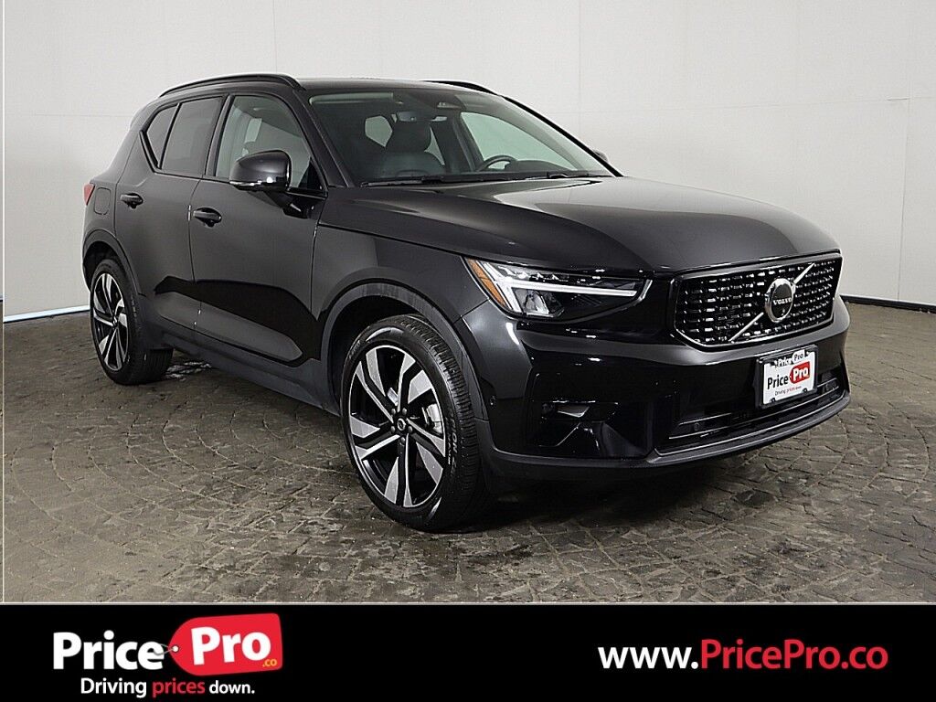 2025 Volvo XC40 Dark Theme AWD Maumee OH
