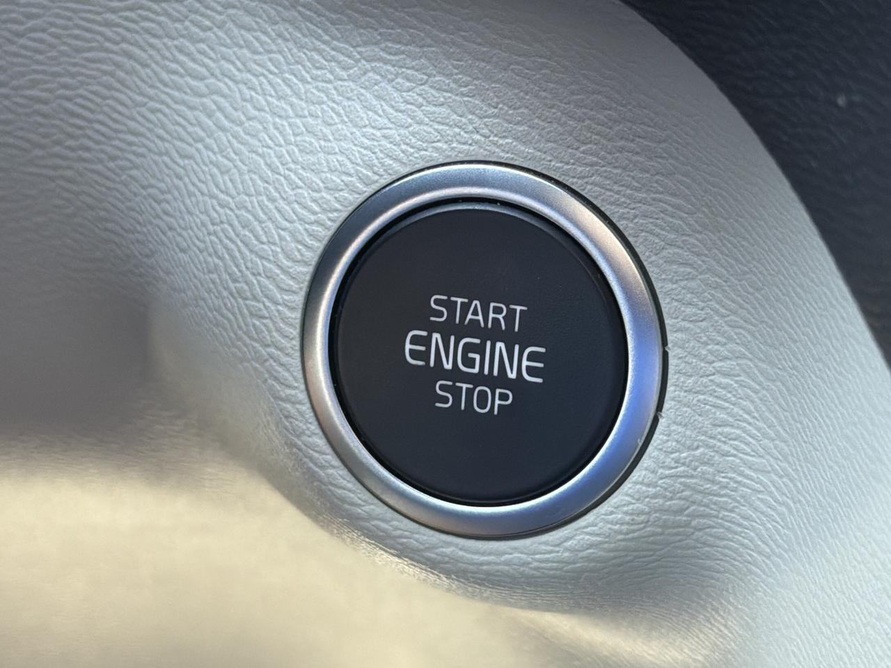 2025 Volvo XC40 Plus Bright Theme San Antonio TX