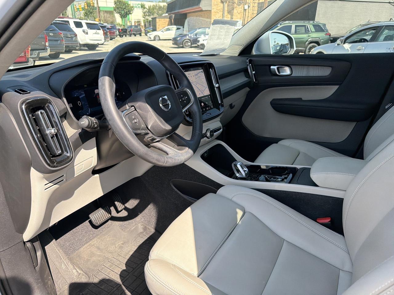 2025 Volvo XC40 Plus Bright Theme San Antonio TX