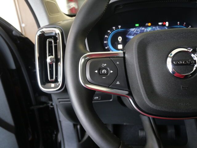 2025 Volvo XC40 Plus Dark Theme San Juan TX