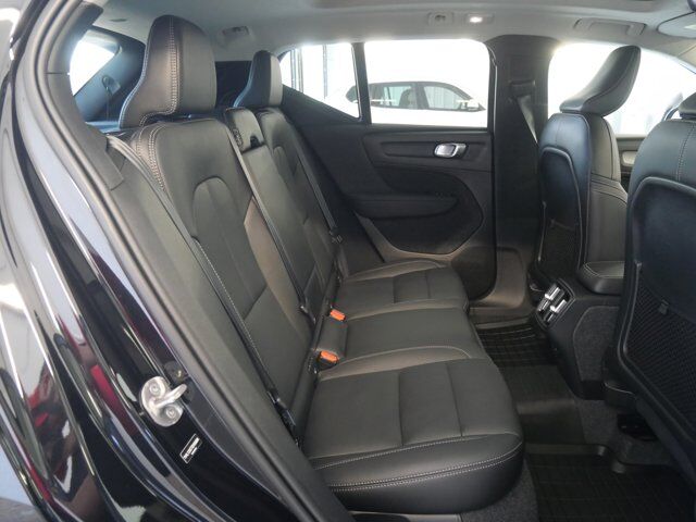2025 Volvo XC40 Plus Dark Theme San Juan TX