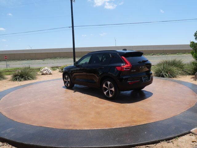 2025 Volvo XC40 Plus Dark Theme San Juan TX