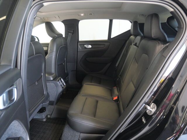 2025 Volvo XC40 Plus Dark Theme San Juan TX