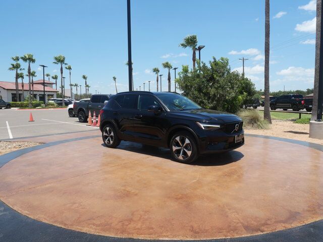 2025 Volvo XC40 Plus Dark Theme San Juan TX