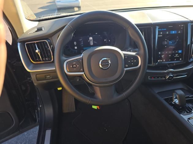 2025 Volvo XC60 2025 Volvo XC60 B5 Hybrid AWD CORE | High Performance Audio * Portland OR