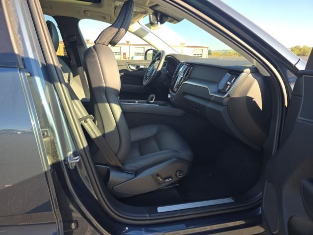 2025 Volvo XC60 2025 Volvo XC60 B5 Hybrid AWD CORE | High Performance Audio * Portland OR