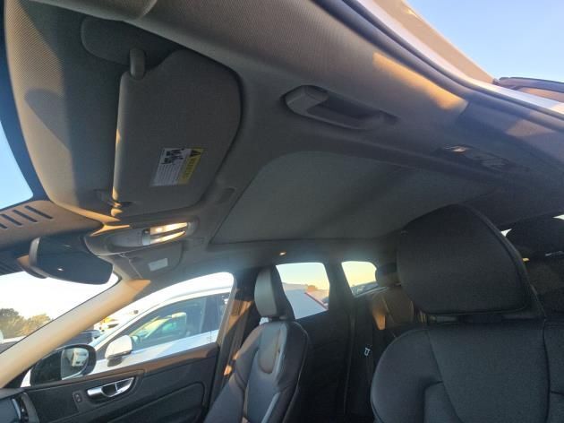 2025 Volvo XC60 2025 Volvo XC60 B5 Hybrid AWD CORE | High Performance Audio, Climate * Portland OR