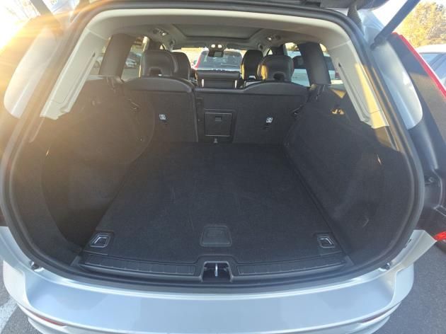 2025 Volvo XC60 2025 Volvo XC60 B5 Hybrid AWD CORE | High Performance Audio, Climate * Portland OR