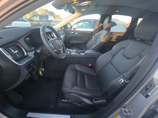 2025 Volvo XC60 2025 Volvo XC60 B5 Hybrid AWD CORE | High Performance Audio, Climate * Portland OR