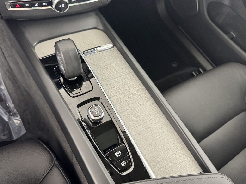 2025 Volvo XC60 AWD Plus Maumee OH