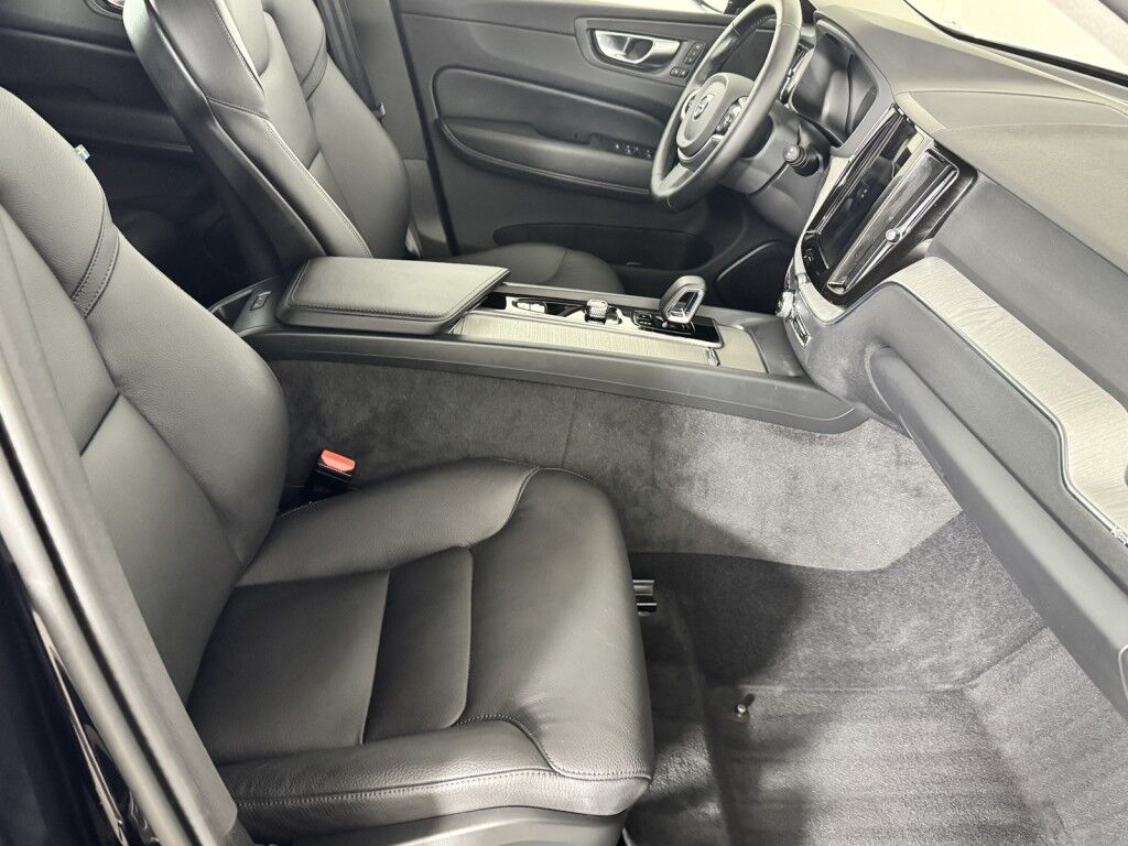 2025 Volvo XC60 AWD Plus Maumee OH