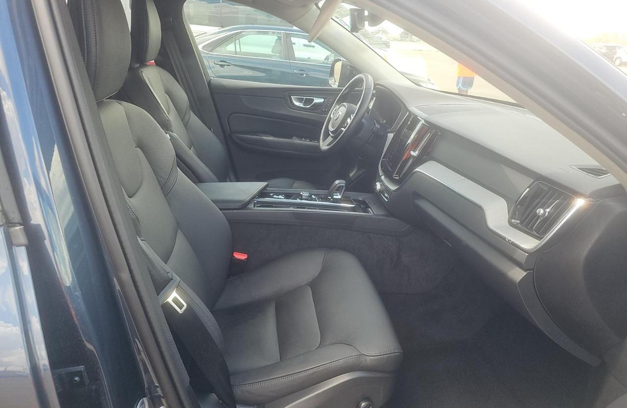 2025 Volvo XC60 B5 AWD Hybrid PLUS w/High Performance Audio, Climate Package * Portland OR