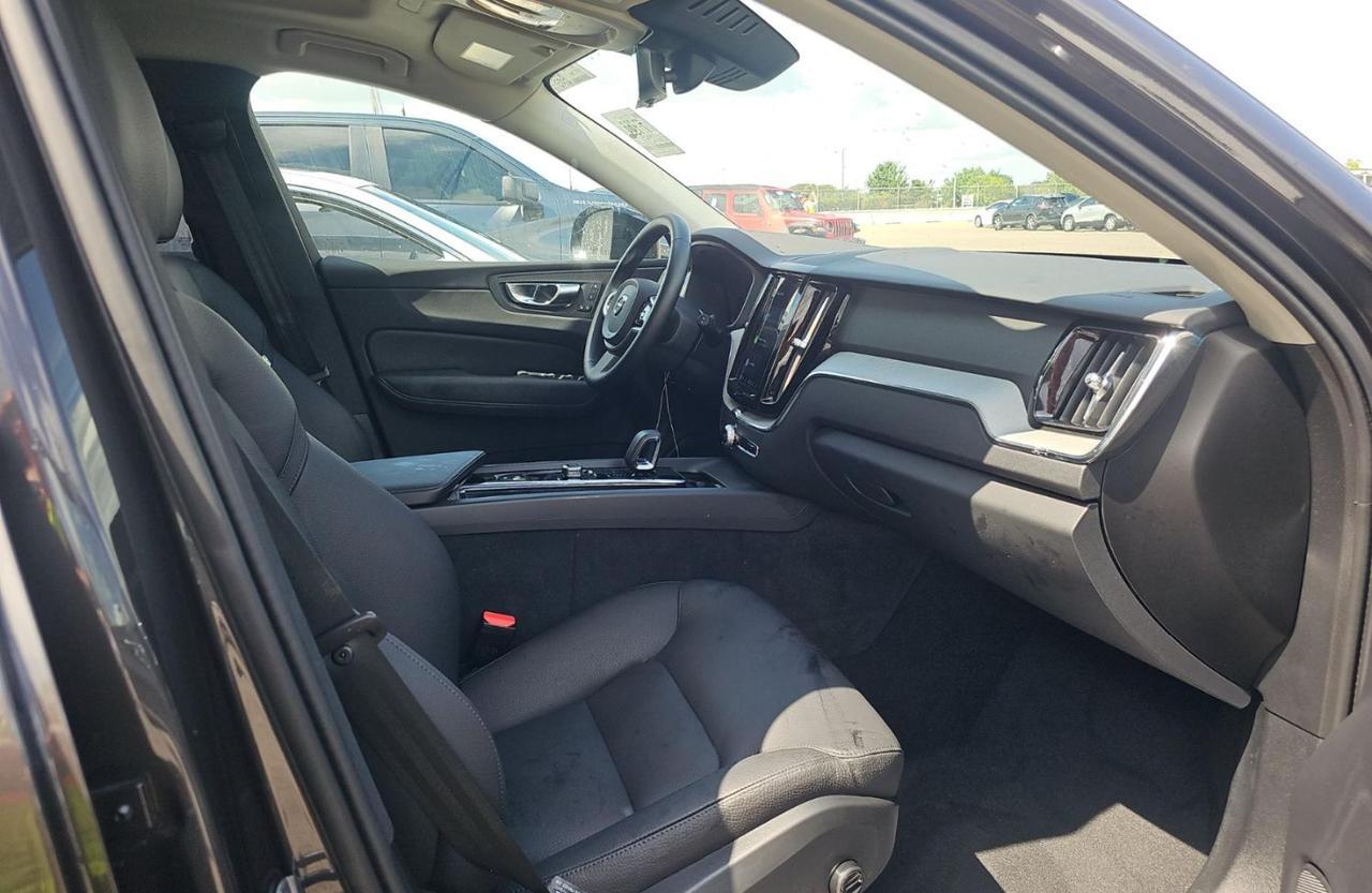 2025 Volvo XC60 B5 AWD Hybrid PLUS w/High Performance Audio, Pilot Assist, 360 Cam, 4 Heated Seats & Wheel Portland OR