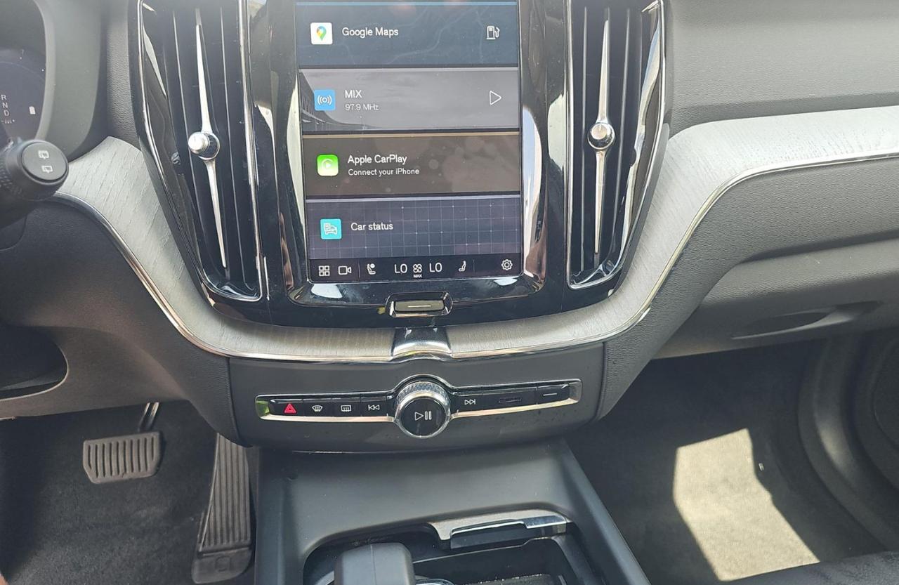 2025 Volvo XC60 B5 AWD Hybrid PLUS w/High Performance Audio, Pilot Assist, 360 Cam, 4 Heated Seats & Wheel Portland OR