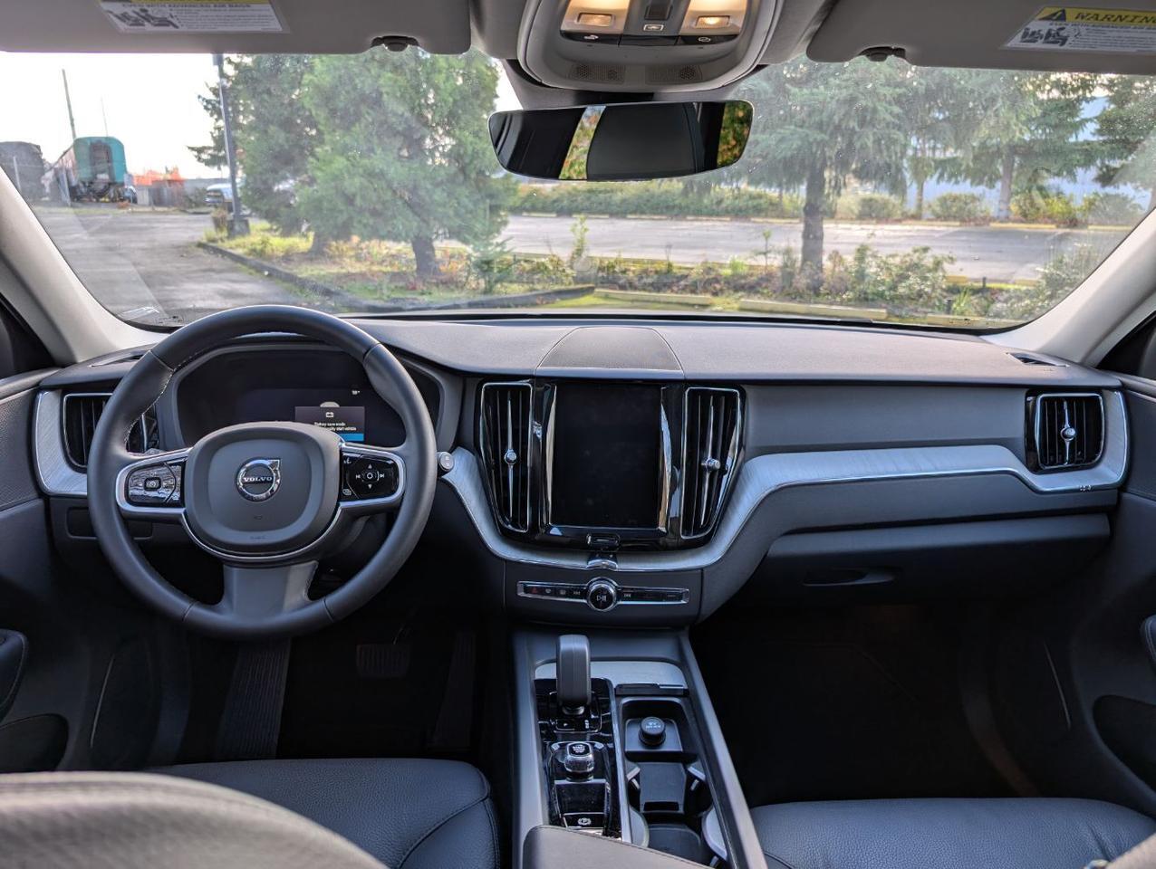 2025 Volvo XC60 B5 AWD Hybrid PLUS w/High Performance Audio, Pilot Assist, 360 Cam, Heated Leather Seats & Pano Roof Portland OR