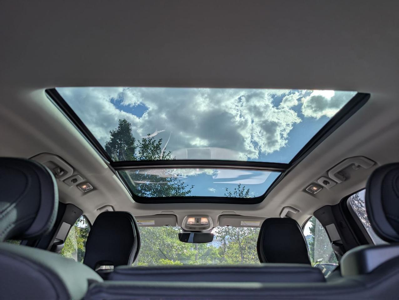 2025 Volvo XC60 B5 AWD Hybrid PLUS w/High Performance Audio, Pilot Assist, 360 Cam & Heated Leather Seats Portland OR