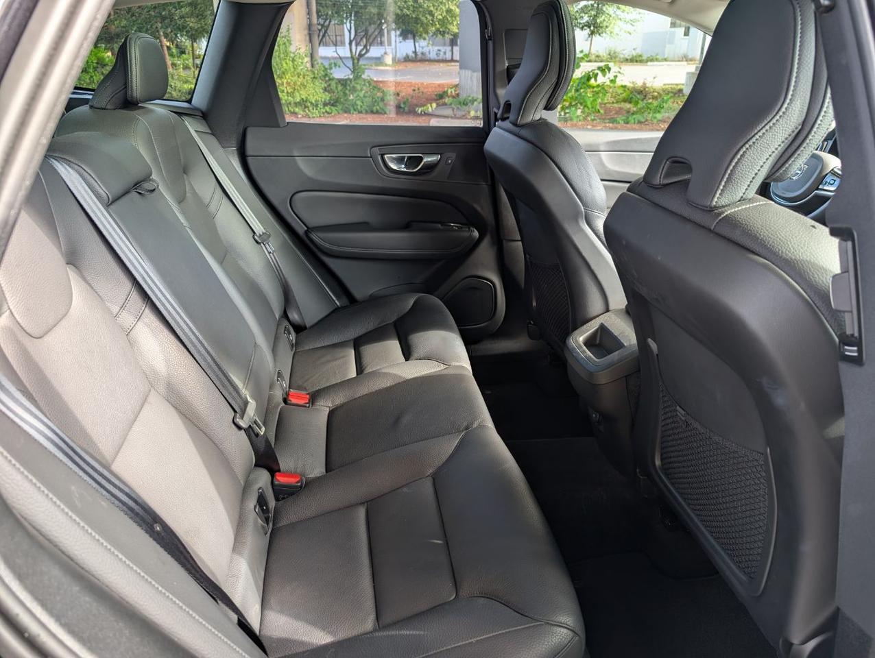 2025 Volvo XC60 B5 AWD Hybrid PLUS w/High Performance Audio, Pilot Assist, 360 Cam & Heated Leather Seats Portland OR