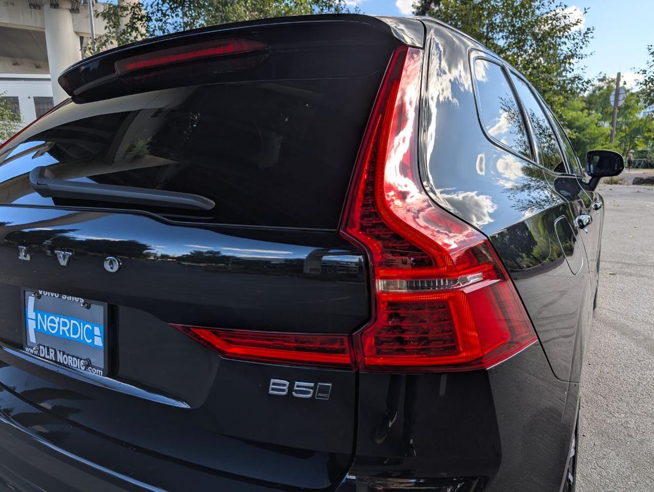 2025 Volvo XC60 B5 AWD Hybrid PLUS w/High Performance Audio, Pilot Assist, 360 Cam & Heated Leather Seats Portland OR