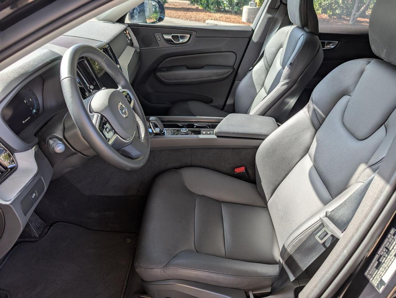 2025 Volvo XC60 B5 AWD Hybrid PLUS w/High Performance Audio, Pilot Assist, 360 Cam & Heated Leather Seats Portland OR