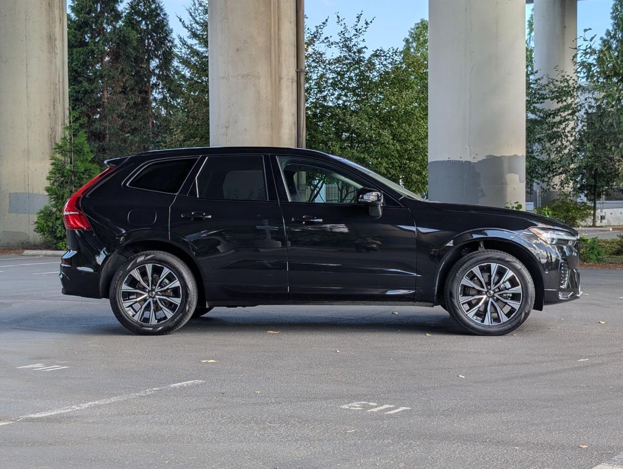 2025 Volvo XC60 B5 AWD Hybrid PLUS w/High Performance Audio, Pilot Assist, 360 Cam & Heated Leather Seats Portland OR