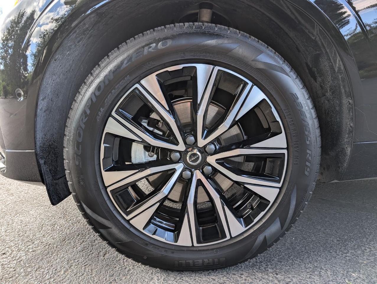 2025 Volvo XC60 B5 AWD Hybrid PLUS w/High Performance Audio, Pilot Assist, 360 Cam & Heated Leather Seats Portland OR