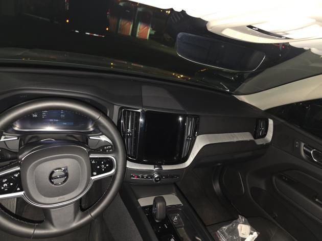 2025 Volvo XC60 B5 AWD Hybrid PLUS w/High Performance Sound, Climate Pkg, 20" Wheels Portland OR