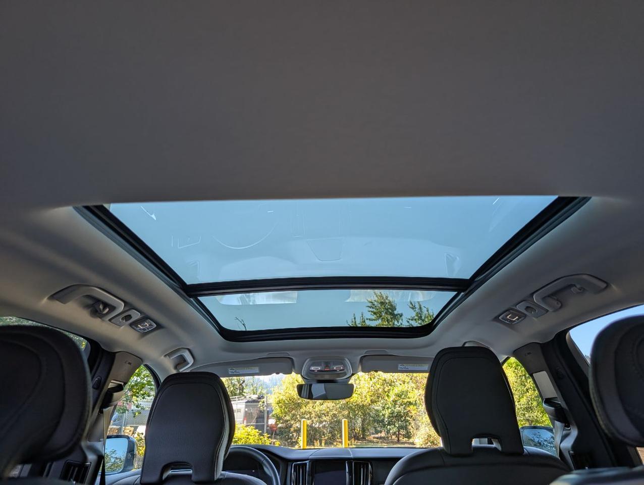 2025 Volvo XC60 B5 AWD Hybrid PLUS w/High Performance Sound, Pilot Assist, 360 Cam, 4 Heated Seats & Wheel Portland OR