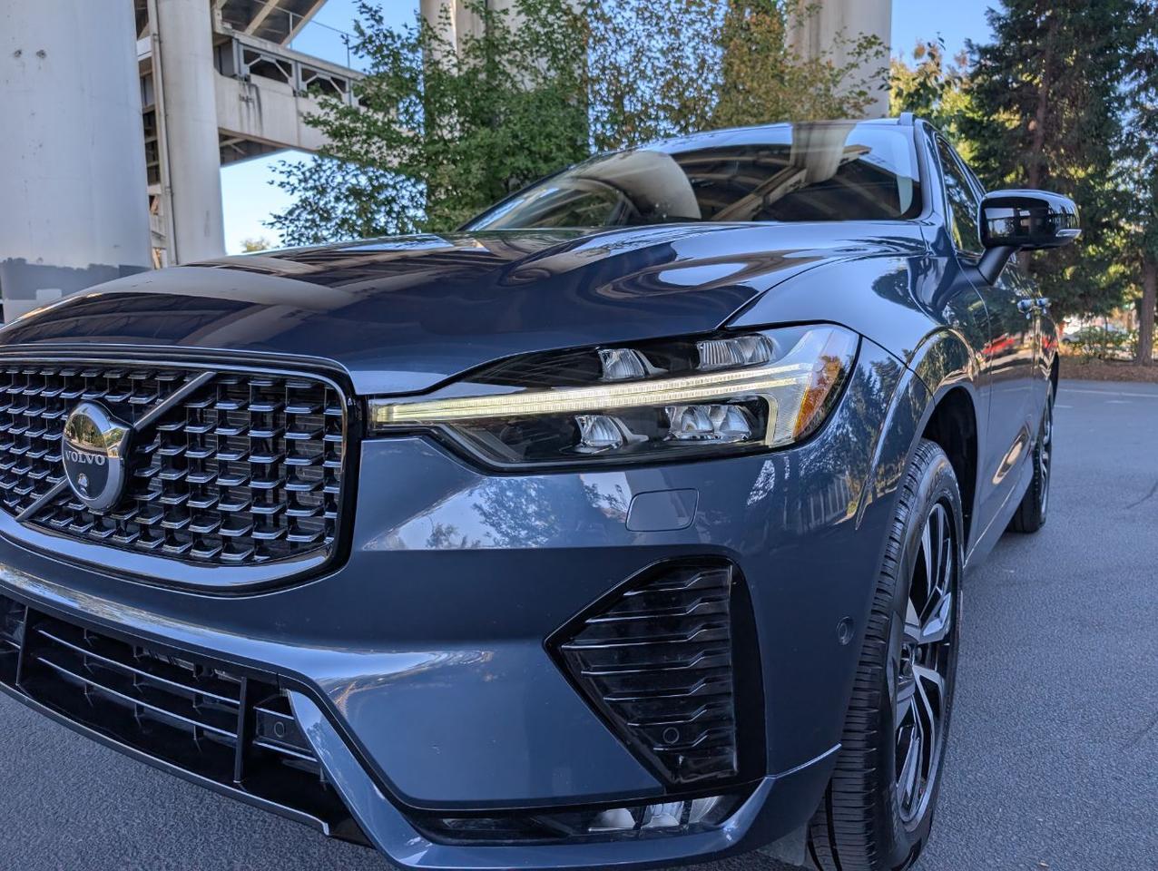 2025 Volvo XC60 B5 AWD Hybrid PLUS w/High Performance Sound, Pilot Assist, 360 Cam, 4 Heated Seats & Wheel Portland OR