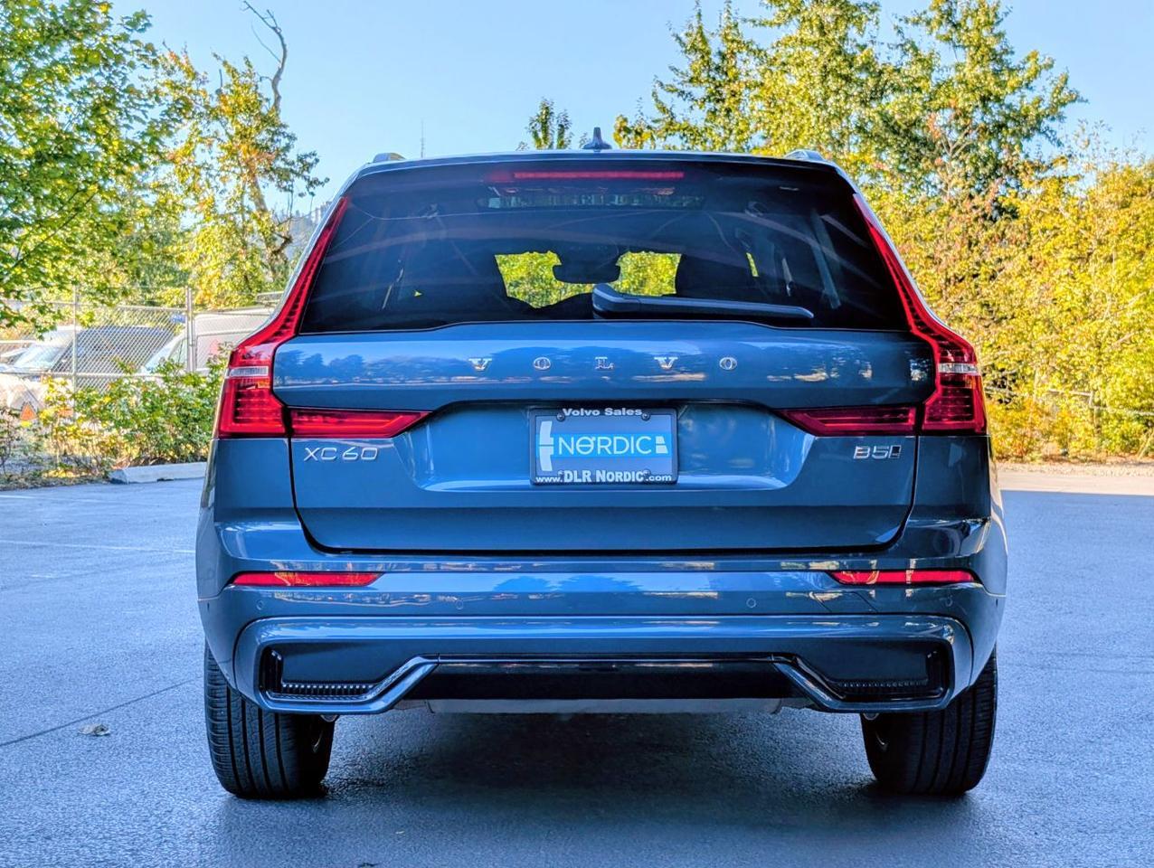 2025 Volvo XC60 B5 AWD Hybrid PLUS w/High Performance Sound, Pilot Assist, 360 Cam, 4 Heated Seats & Wheel Portland OR