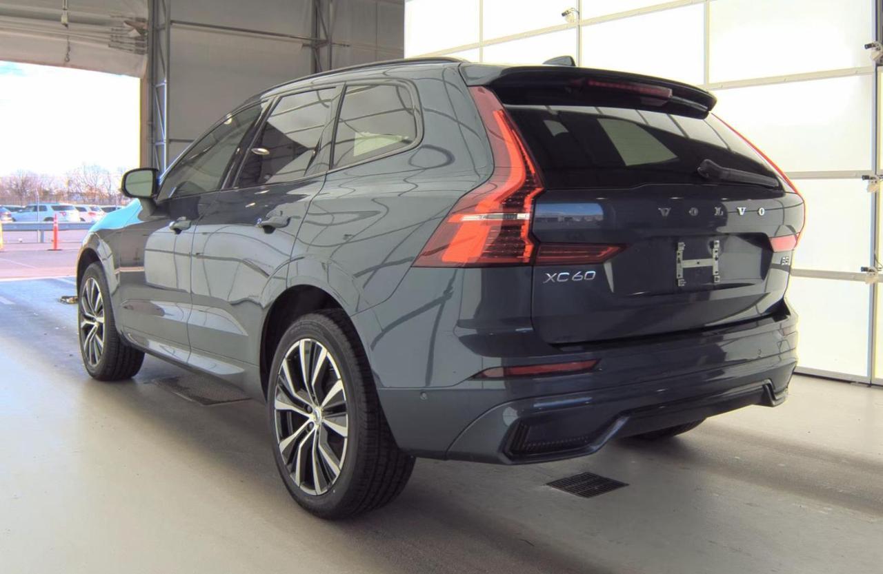 2025 Volvo XC60 B5 AWD Hybrid PLUS w/Hight Performance Sound, Pilot Assist, 360 Cam, 4 Heated Seats & Wheel Portland OR