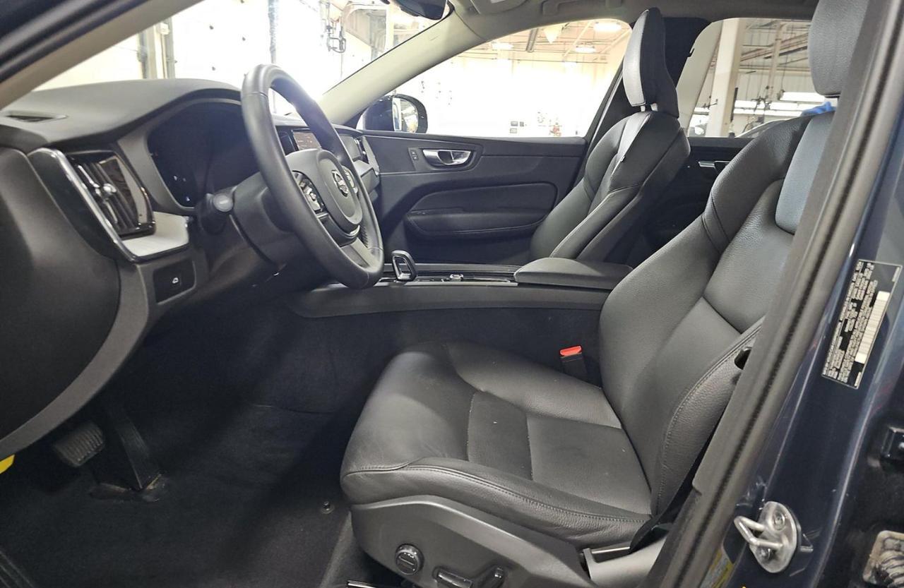 2025 Volvo XC60 B5 AWD Hybrid PLUS w/Hight Performance Sound, Pilot Assist, 360 Cam, 4 Heated Seats & Wheel Portland OR