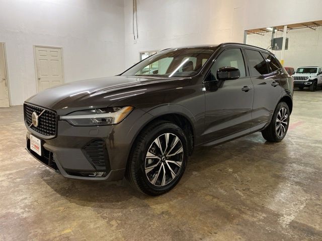 2025 Volvo XC60 B5 Core Dark AWD's photo