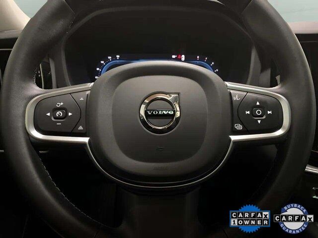 2025 Volvo XC60 B5 Core photo 31