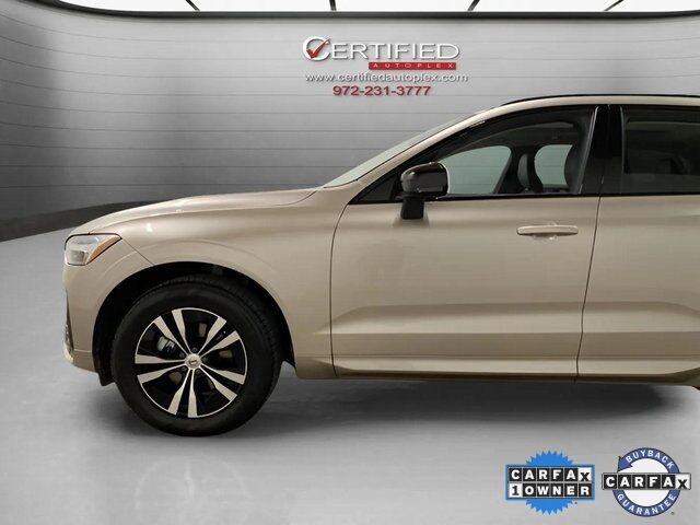 2025 Volvo XC60 B5 Core photo 4