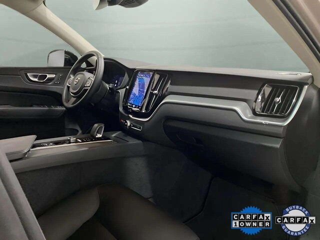 2025 Volvo XC60 B5 Core photo 22