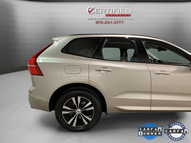 2025 Volvo XC60 B5 Core photo 7