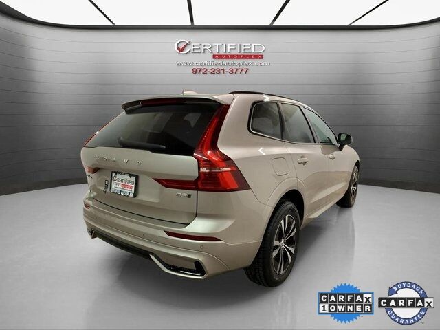 2025 Volvo XC60 B5 Core photo 3