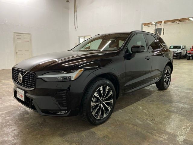 2025 Volvo XC60 B5 Core
